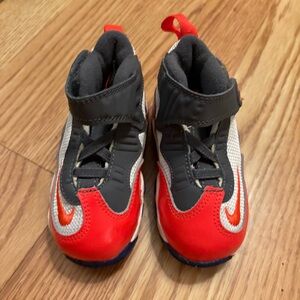 Nike  Red and Gray Tennis Shoes 24 Size 5 C